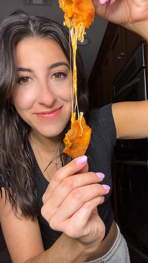 Alexa Santos has leveled up the pizza roll game BIG TIME with these copycat Totino’s Pizza Rolls! ?? The homemade sauce is key, and it all comes together so easily with such a tasty result ?. Recipe below‼️ Ingredients -2 Tbsp olive oil -½ white onion, finely diced -2 Tbsp tomato paste -1 15-oz can diced tomatoes -4 garlic cloves, minced -2 tsp dried basil -1 tsp red pepper flakes -Kosher salt, to taste -Black pepper, to taste -1 Tbsp finely chopped fresh basil -¼ cup Monterey Jack cheese, cut i