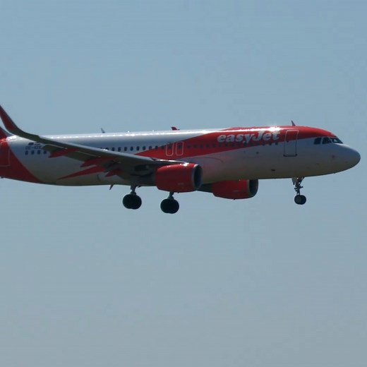 Easyjet airbus smooth landing footage ✈️ 🔥 #reels #fblifestyle #easyjet #airbus #airbuslovers | Testing 7