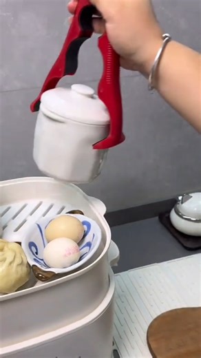 Keep it upright next to the stove #KitchenEssentials #kitchengadgets #kitchenhacks #kitchentools #kitchenmusthaves | Taylor Recipes