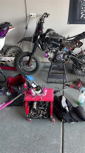 What kind of content do you wanna see this year? #pitbike #crf110 #ctsv #cadillac #coldstart