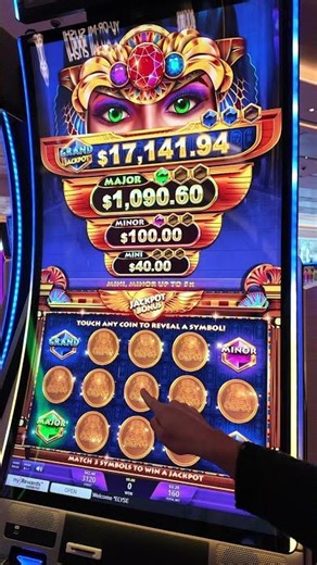 Wife Lost Her Mind When The MAJOR Jackpot Hit! #slots #casino #lasvegas