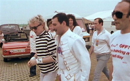 Queen - The Show Must Go On (with lyrics) – In memory of Freddie Mercury