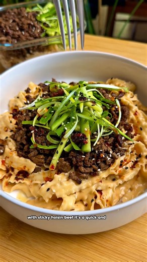 15 minute high protein dinner 💪 Creamy sesame noodles with sticky hoisin beef 🍜 #easyrecipes