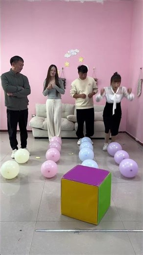 Who will be the first to succeed in the balloon-stomping challenge? #funny#viral #squidgame