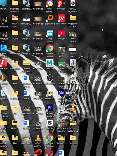 PART 5 - How to Set Medium and SmallDesktop Icons in Windows 11 🖥️ #Shorts