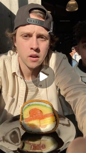 Alfredo on Instagram: "sushiburger piña ok"