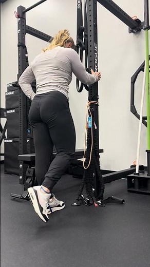 Hamstring Curl - Standing, Banded