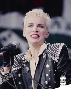 Il 6 aprile 1992, Annie Lennox pubblicava "Diva", il suo primo album da solista. Un esordio straordinario che conteneva brani indimenticabili come "Why", "Precious", "Walking on Broken Glass". Un disco che le valse il Brit Award come British Album of the Year nel 1993 e un Grammy per il Best Long Form Music Video. Ricordiamo questo anniversario con una versione acustica di "Why". Annie Lennox, che voce pazzesca. #AnnieLennox #radiomontecarlo | Radio Monte Carlo