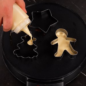Cookie Cutter Pancakes 🎄 🥞 | Magic Hands Creations