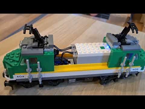 LEGO Trains automatic control with Powered Up color sensor