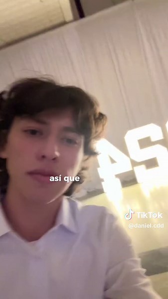 Enfermo y todo di mi maximo esfuerzo para pasar una buena noche y la verdad no me arrepiento de nada 🙌🎅/ ig: daniel.cd #vlog #grwm #prom #danielcd #estudianteinternacional #highschool #vidaencanada #longervideosontiktok