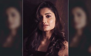 Smoking Hot Beauty Hruta Durgule's Sensuous Beauty Captured On Camera | SpotboyE