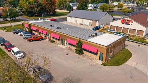 🔥 NEW COMMERCIAL LISTING in Appleton! Excellent opportunity to lease premium flex commercial space with Interstate 41 visibility and easy access! This 1,800 sq. ft. unit offers the perfect setup for office, warehouse, or light industrial use — ideal for a wide range of business types. 🏢 Property Highlights: • Approx. 1,800 sq. ft. of flexible-use space • 10’ overhead door for easy access • High visibility from I-41 and College Ave • Excellent signage opportunities • Ample parking and convenien
