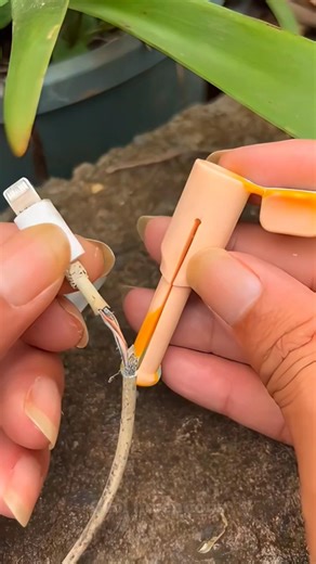 Amazing Charging Cable Protector 😱 #gadgets #products #coolgadgets #shorts