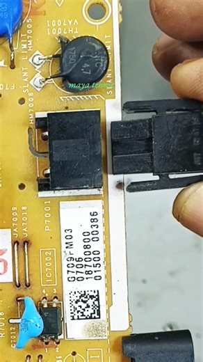 22K views · 276 reactions | Tricks to remove the AC cable socket #trik #idea #remove #socket #jobs #this truco para quitar el enchufe Trick zum Entfernen der Steckdose | Suyadi Maya Tehnic | Facebook