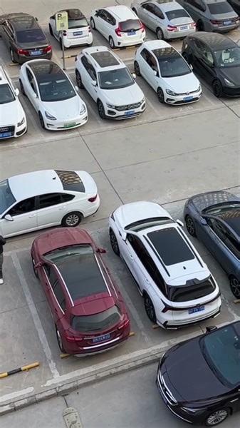 Learn to park your car in a parking space in just one minute #driving #car #tips #drivinglessons
