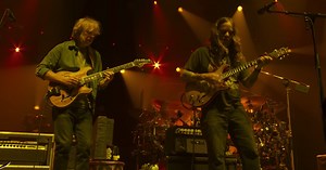 Billy Strings Sits In With Phish In Grand Rapids [Videos]