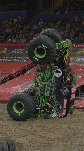 Every jump looks better in slow motion 🪦🏴‍☠️💚 #MonsterJam #monstertrucks #GraveDigger | Monster Jam