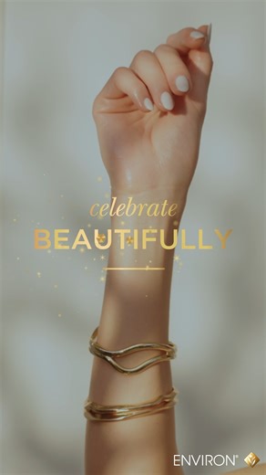 Glimmers of confidence begin with the way skin feels. When light✨ catches beautifully even and healthy-looking skin, do you notice the way it tells its own story? Environ’s power body duo, Derma-Lac® Lotion and vitamin A,C&E Body Oil leaves skin feeling silky soft, hydrated and luminous. 🔗 Watch the #EnvironHowTo Bodycare Routine tutorial and learn how to cocktail Environ's two body powerhouse essentials bit.ly/3KqUUN8. 💬 Describe in one word how healthy-looking, glowing skin makes you feel. #