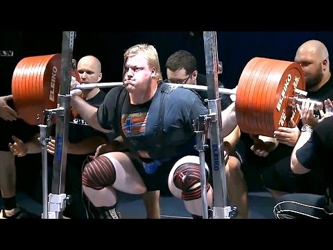 Equipped vs Raw Powerlifting