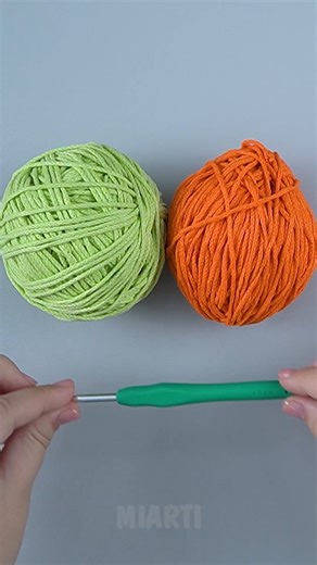 55K views · 679 reactions | A simple tutorial on how to crochet a mini bag! | Miarti - Crochet and Knitting | Facebook