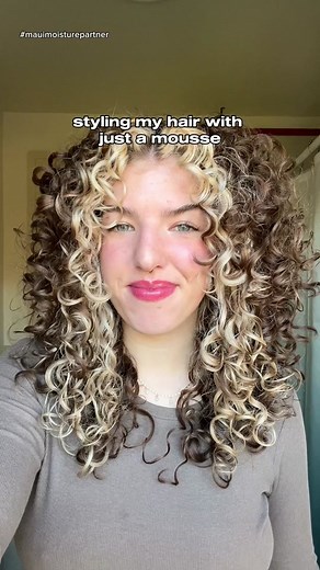 You guys know how much I love Maui Moisture, especially that Flexible Hold Curl Foam Mousse lol, the links in my bio to shop the entire Nourish & Moisture Coconut Milk collection! @mauimoisture #mauimoisture #curlyhairroutine #curlyhair #aloeforcurls #mauimoisturepartner