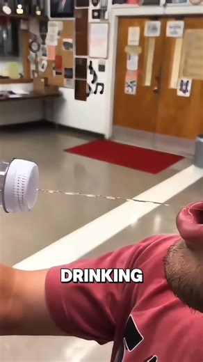 Engineering | Science | Technology on Instagram: "Laminar flow looks calm—but it’s pure physics at work. Instead of chaos, the fluid moves in smooth, perfectly aligned layers, each one sliding past the next without mixing. No swirls. No turbulence. Just clean, controlled motion. This happens when the speed is low and the surface is smooth, which is why engineers love it. You’ll find laminar flow in places where precision matters most—blood moving through tiny vessels, air gliding over aircraft w