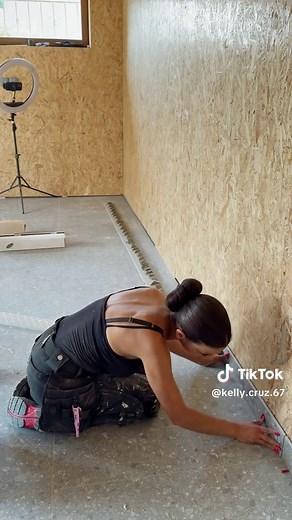 Pose de Plinthes en Bois : Le Guide de Kelly Cruz