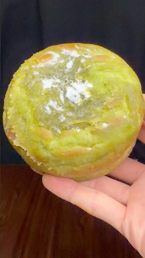 ボリューム満点！ローソン新商品「森半・抹茶ミルクパン」抹茶クリームとミルクホイップを包んだ少し甘みもある抹茶とミルクが最高でした！ #コンビニ #コンビニスイーツ #ローソン #抹茶 #新商品