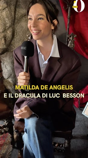 Il Dracula di Luc Besson è in sala. 🧛🏻‍♂️ Matilda De Angelis è la vampira Maria. Per l’attrice è un ruolo scritto nelle stelle: si chiama Matilda proprio in onore del personaggio interpretato da Natalie Portman in Léon. Ecco com’è andata quando l’ha detto al regista. @matildadeangelis @luckyred @luccacomicsandgames #dracula #matildadeangelis #lucbesson #luccacg25 | Valentina Ariete