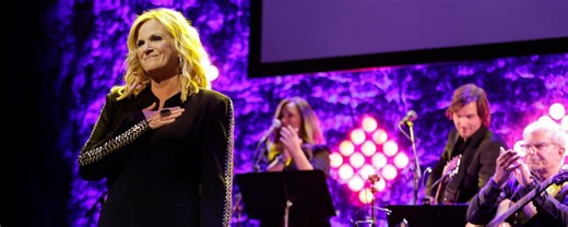 Trisha Yearwood Mourns Passing of "Larger Than Life” Mavericks Frontman Raul Malo