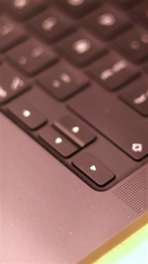 La MacBook Air 14” de Apple lo tiene todo: rendimiento, batería y diseño premium. Conoce por qué es una de las favoritas para el día a día. 👌💻 #appleair #macbookair14 #tecnologíaapple #oficinaycreatividad | Home Office by Canella