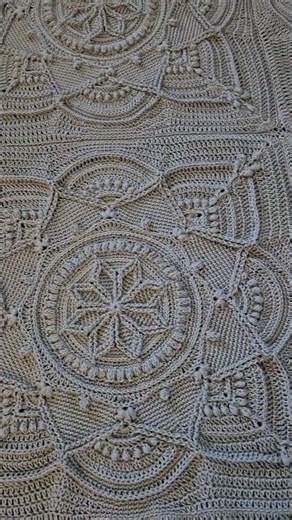 Crochet Stellar Bloom Throw. Pattern by @Periwinkle Crochet