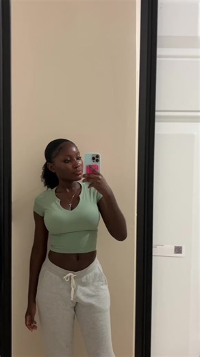 Shaneé 🤍𒉭 (@shanee.tia)’s videos with sicko mode x resonance - ♫