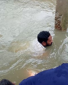 1.4M views · 10K reactions | A Group of People Fishing with Empty Hand in Running Water | Traditional Fishing Technique #fishing #fishingvideos #thoondilulagam #lakefishing | Thoondil Ulagam - Fishing | Facebook
