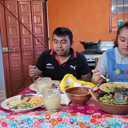 Cocinando bistec de puerco encebollado con espagueti y pico de gallo parte 3/5 | La cocina de Chabelita Mx.