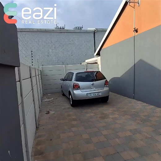 2 Bedroom House with Swimming Pool in Pelican Park