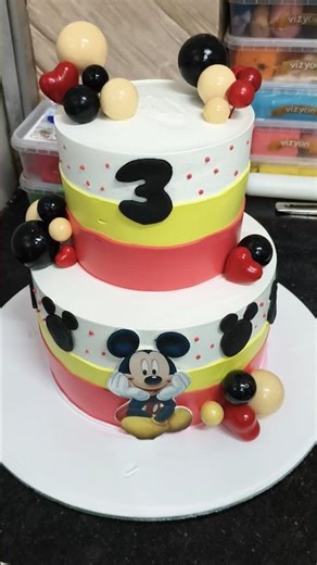 Mickey mouse cake 😘😘