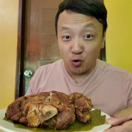 174K views · 4K reactions | I found one of the most MONSTER-sized crispy patas in Cebu—and it’s everything locals say it is: crispy, juicy, and absolutely unforgettable. This pork dish is a Filipino food legend, and trying it in the heart of Cebu made the experience even more incredible. #CebuEats #CrispyPata #FilipinoFood #StreetFood | Strictly Dumpling | Facebook