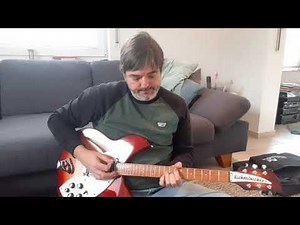 Fender guy tries a Rickenbacker 330 from 1996 - Review