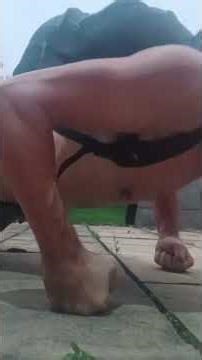 Knuckle Push-Ups on Concrete… With 17.5kg Added (Most People Would Snap Their Wrist)