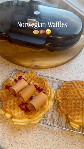 Norwegian Waffles🧇🇳🇴 #norway #norwegianwaffles #vaffler #norwegian #browncheese