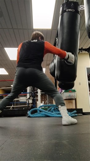 boxing bag work🥊🥊💢⚡️#2026#Edit#boxing#canadian #boxer#capcut #influencerboxing