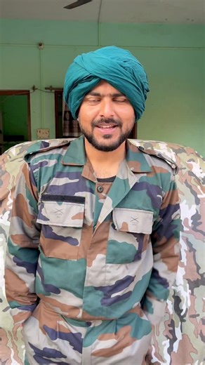 Arvind Singh Vines Extras on Instagram: "Batao kiski acting kari hai ? 😂"