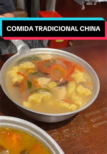 Probé comida típica de China y terminé con la boca en fuego ¿Te atreverías a comer esto? Te muestro todo, sin filtros. Última parte: el lugar donde lo probé por si te animas a visitarlo. #ComidaChina #LatinosEnChina #SpicyFood #VidaEnChina #creatorsearchinsights #fyp #TravelToChina #ForYouPage