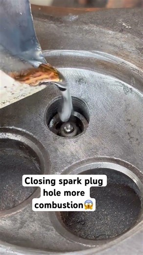 Closing spark plug hole more combustion😱#bossarnel #mechanic #usaviralvideoshort #hilightseveryone