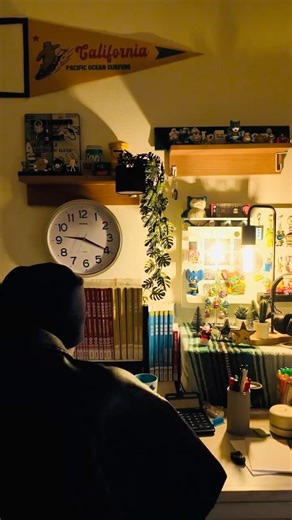 Ron on Instagram: "久しぶりに長時間勉強vlog撮ったよ！ もうすぐ2025終わってしまう…"