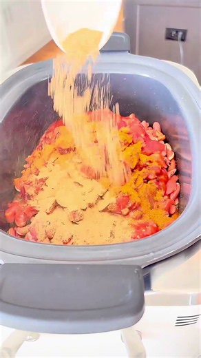 Crock Pot Chili With Beef and Smoked Sausage – This Isn't Your Ordinary Chili