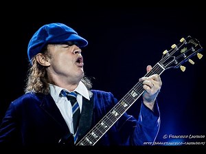 √ AC/DC: guarda l'ultimo concerto di Axl Rose con la band australiana