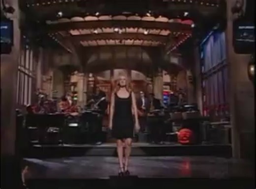 Momen SNL: Kate Winslet dan Eminem di 2004